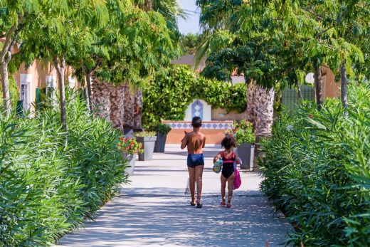 Vacances en famille à Argelès-sur-Mer : profitez de -10% au Domaine La Pinède Enchantée 😎